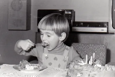 Narozeninový apetýt, jaký se Fílovi vrátil v životě už jen 23. 3. 2011 na Aritmě (předkrm, hlavní jídlo, předkrm)