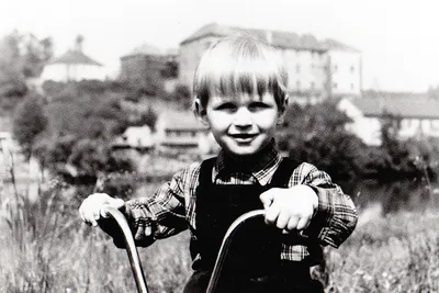 Na vyjížďce k nelahozeveskému zámku (z Kralup) – pozor, chyták, mezi zámkem a Fílou je řeka Vltava!