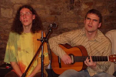 písní & písní: koncert v Damúze, světová premiéra Filtru