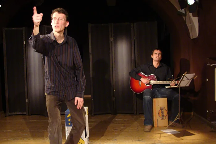 Ona & On (4) se stěhují