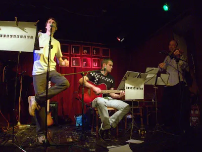 Desetiboj: Tomáše Kouta slovo a dort k narozeninám