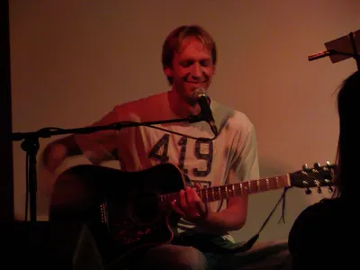 Sólo Petra Filipa:: náš stálý host tentokrát rovněž předskakoval svými jazzickými písněmi