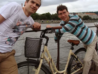 Na Náplavce: open mike na (A)void Floating Gallery